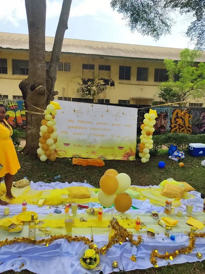 Muraille dans le jardin botanique bingerville